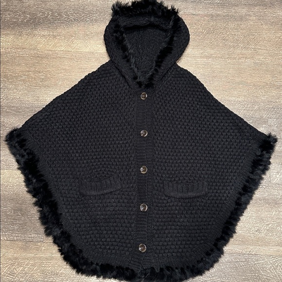 Fabulous Black Chunky Knit Hooded Poncho Sweater with Fur Trim & Button Closure - Picture 10 of 10